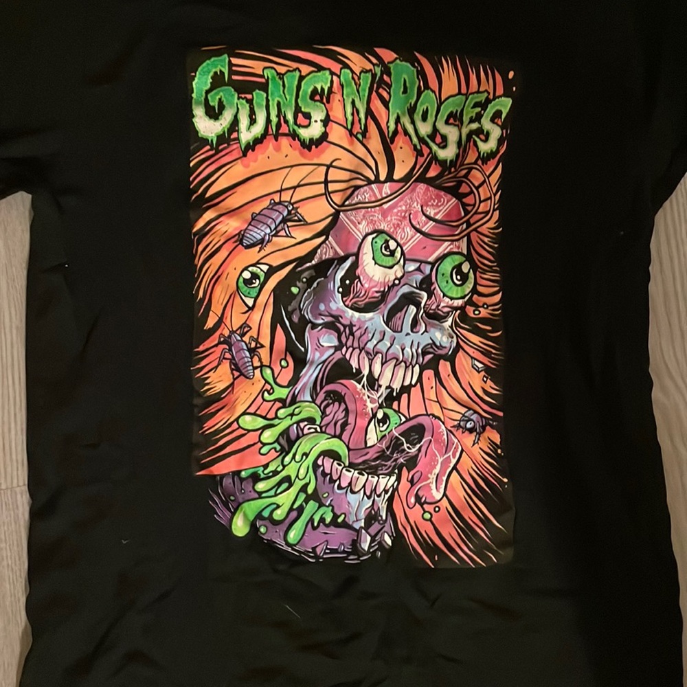 Guns and roses tee